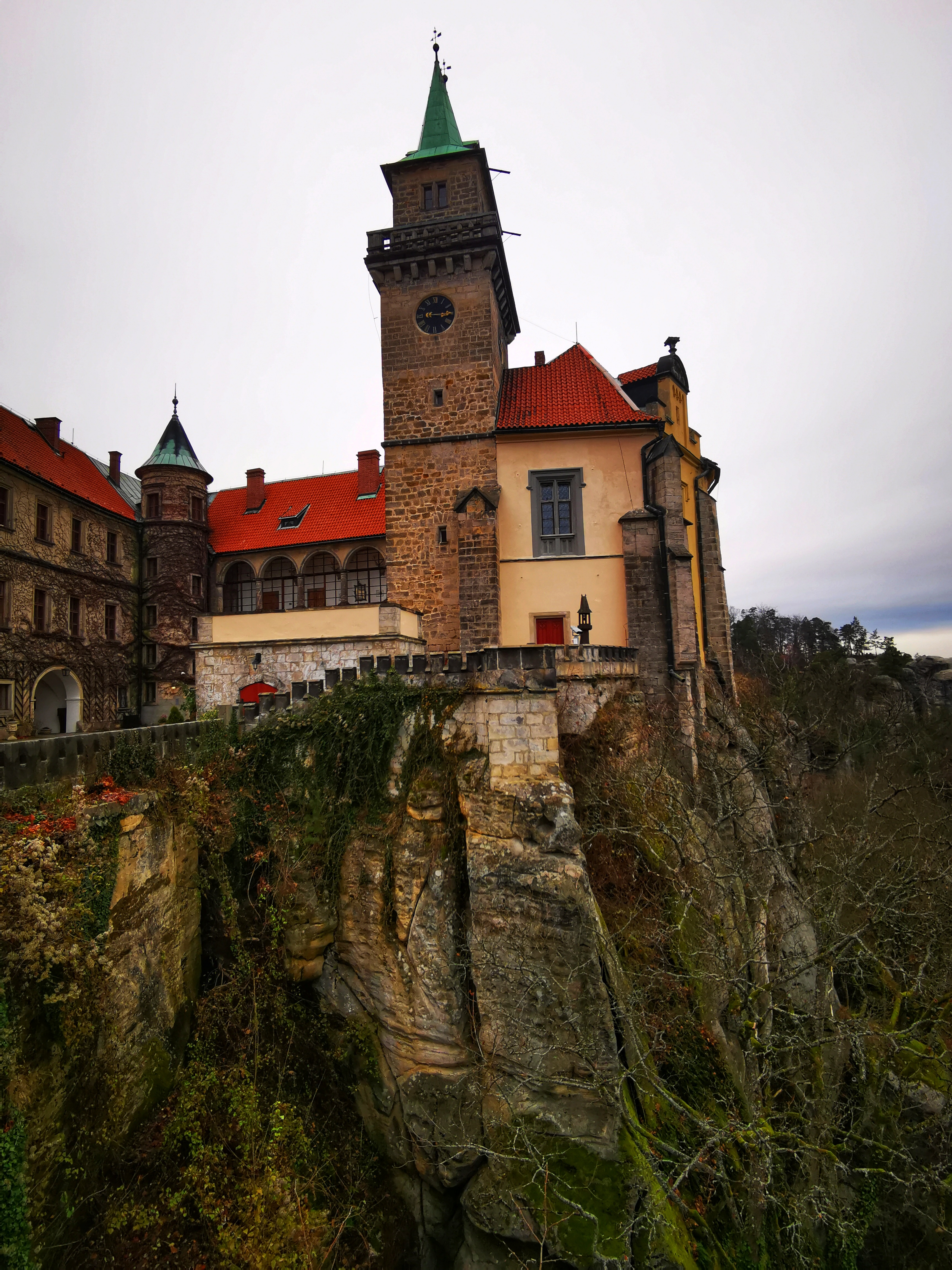 Nowadays, Hrubá Skála Chateau houses a hotel, hostel and a restaurant.